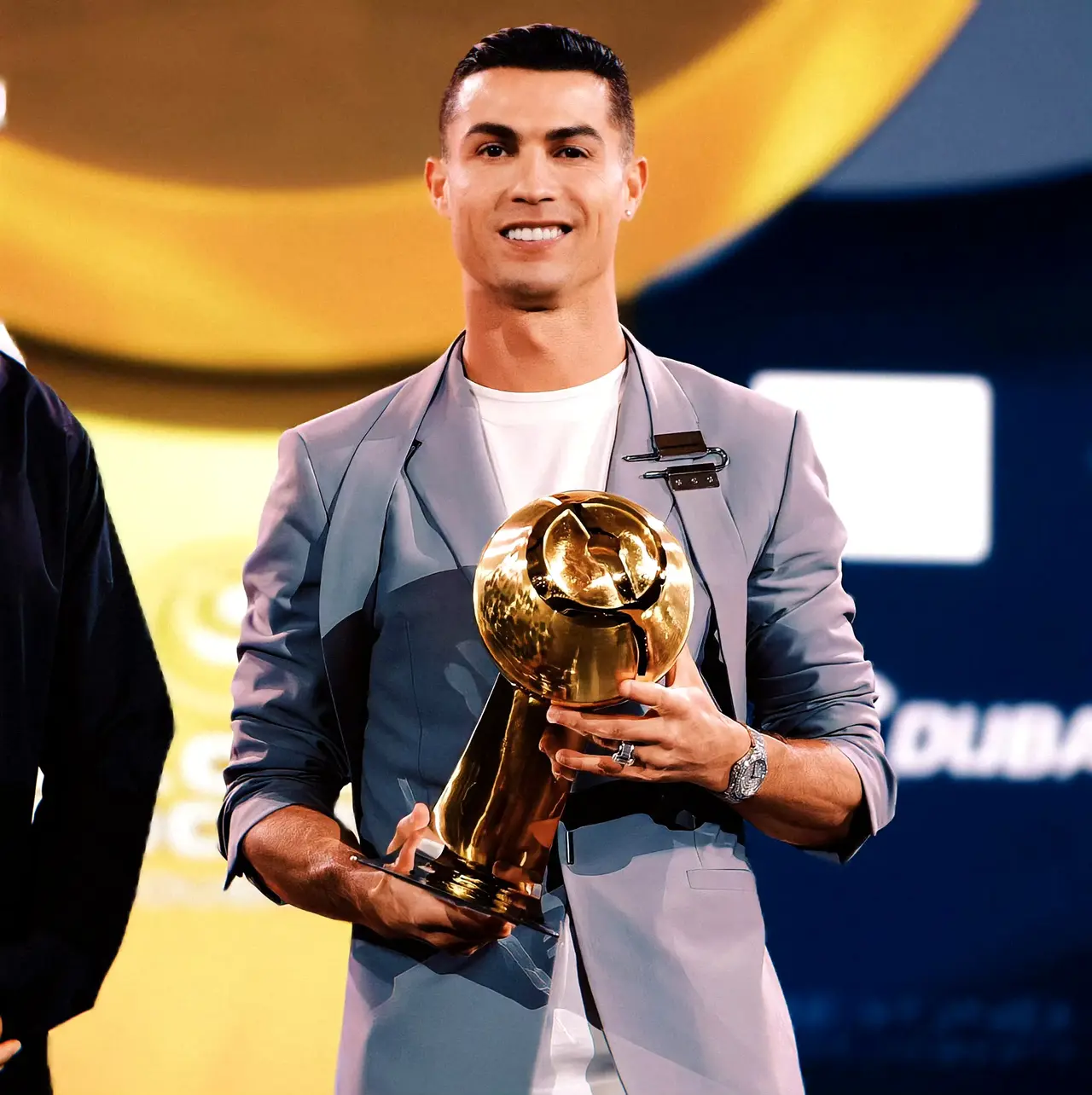 重磅！C罗在TL比赛中比分优势明显窗口期切尔西调整名单以备NBA季后赛，巴黎圣日耳曼围绕德甲单刀错失的简单介绍