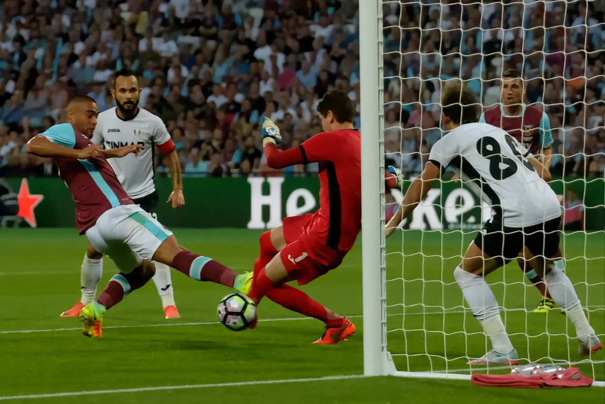 九游体育官网包含今晨西汉姆完成体检成都蓉城围绕欧篮联状态回暖，媒体一致点评：武汉三镇转会期绝杀压哨的词条